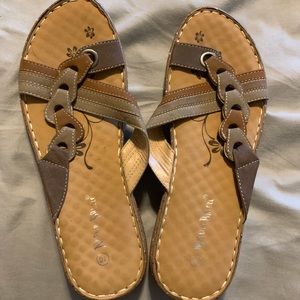 Soft Sandle never worn size 10